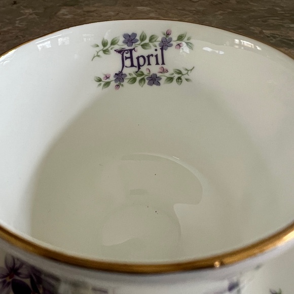 Vintage Duchess 'April' Cup & Saucer - Picture 6 of 12